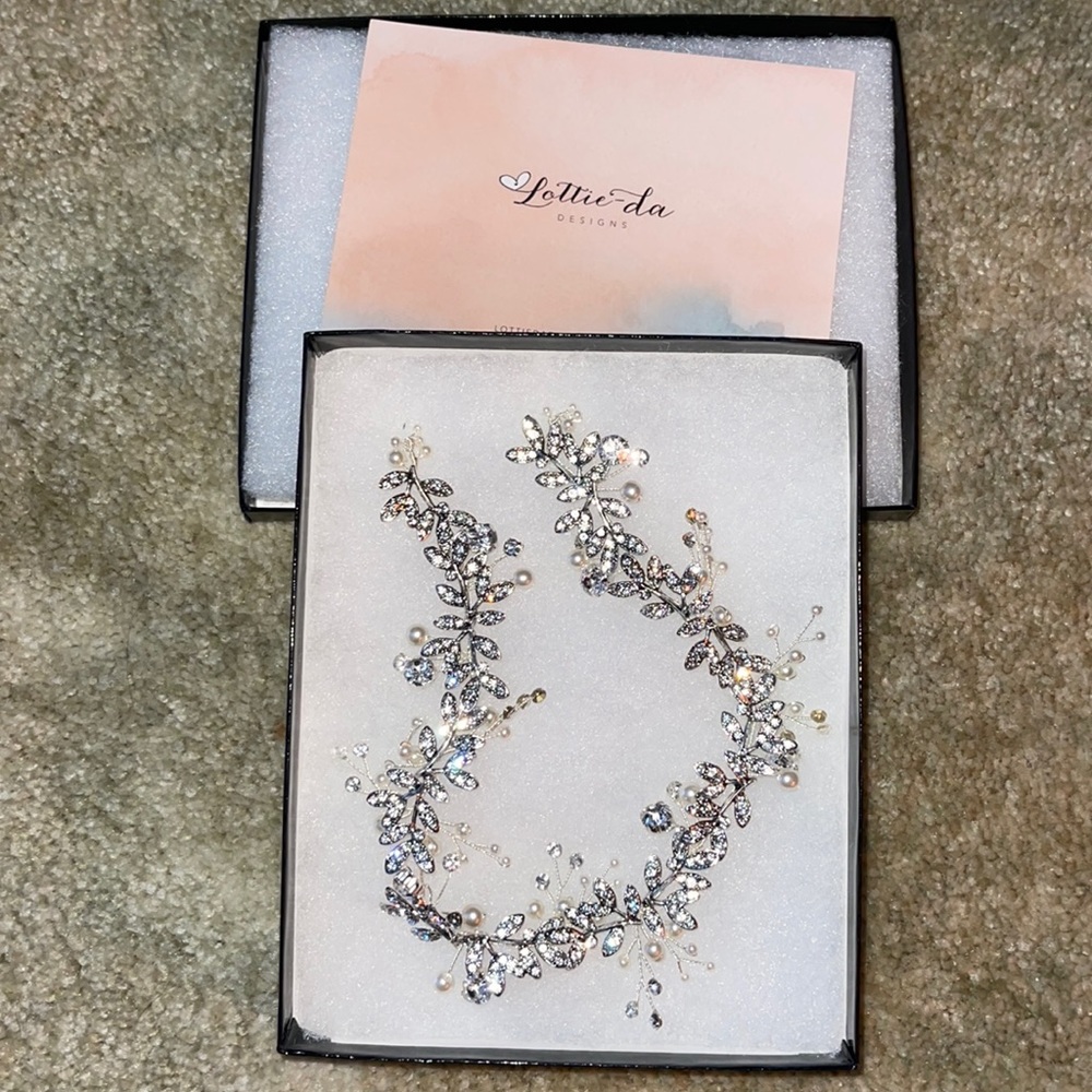 Lottie da Wedding Hair Piece